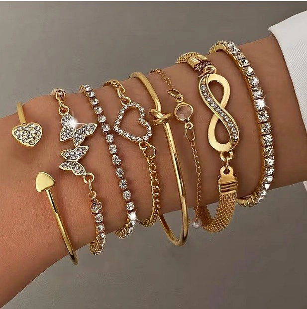 8pcs Elegant Bracelet Set for Parties and Daily Wear