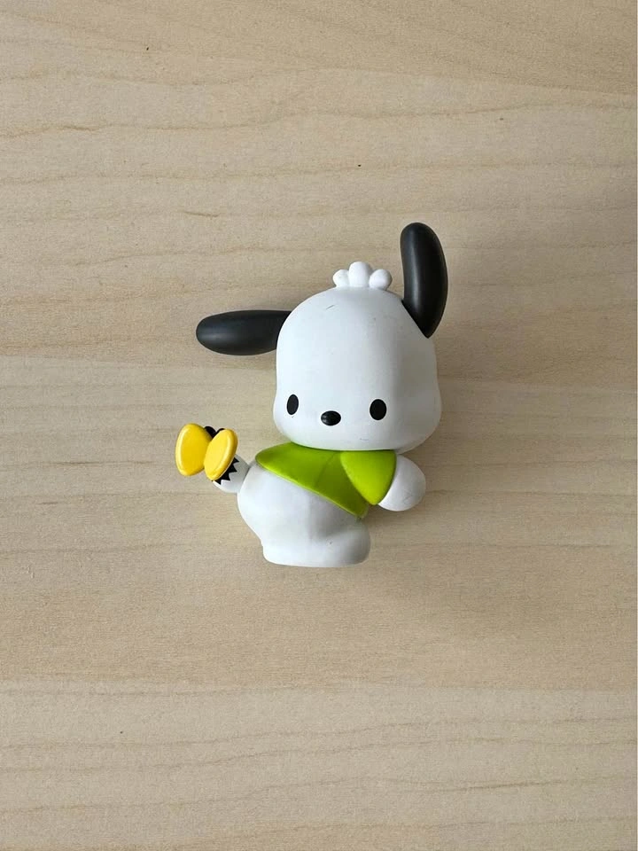 Pochacco figurine