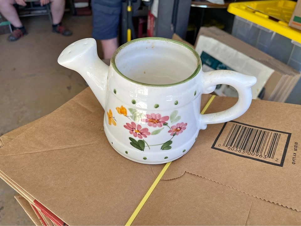 Cute watering can - ceramic