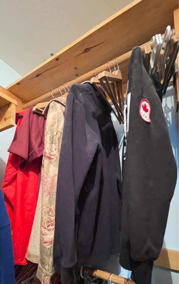 Lot of men’s and women’s clothing - sizes M and L - photo 3