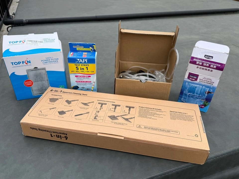 10 gallon glass fish tank with Accessories Bundle - photo 2