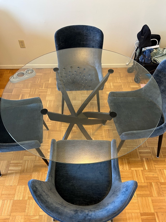 MOVING OUT SALE —DINING TABLE + 4 CHAIRS Ottawa