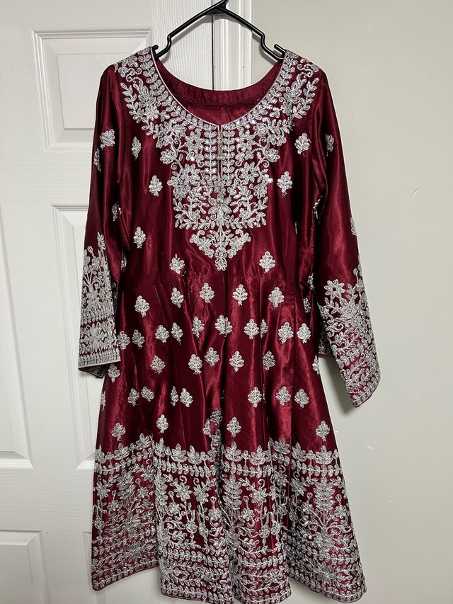 Gorgeous Maroon 3-Piece Pakistani Salwar Suit (Size M) - Heavy