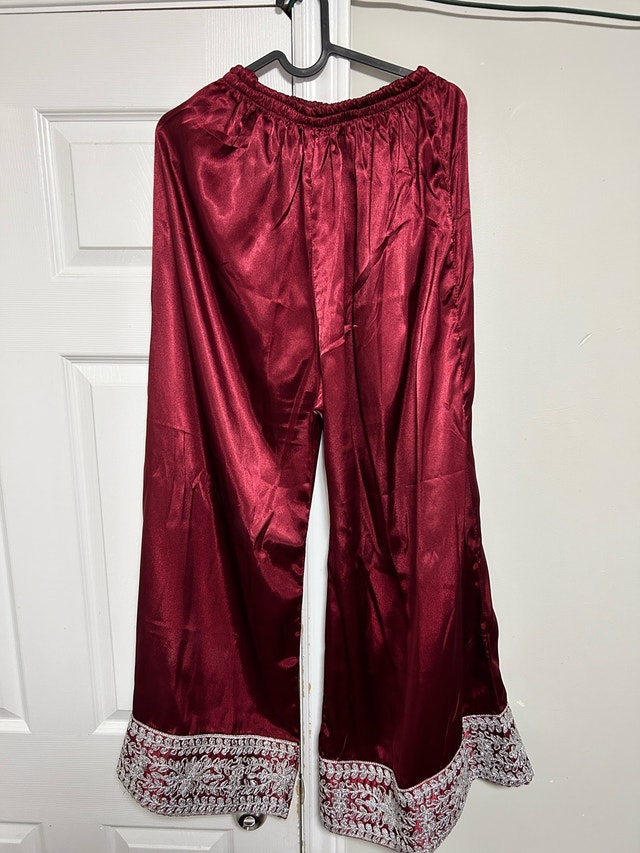 Gorgeous Maroon 3-Piece Pakistani Salwar Suit (Size M) - Heavy - photo 3