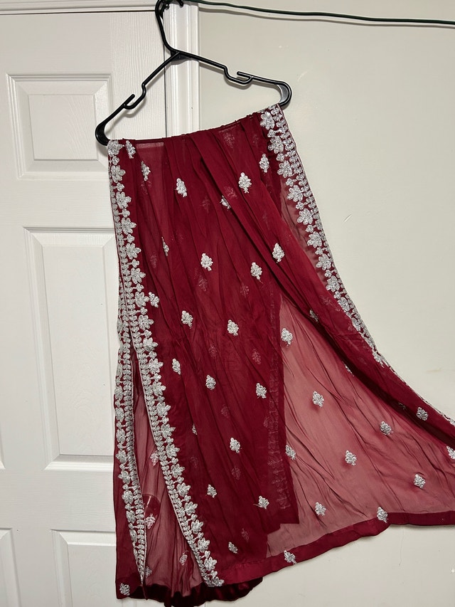 Gorgeous Maroon 3-Piece Pakistani Salwar Suit (Size M) - Heavy - photo 4