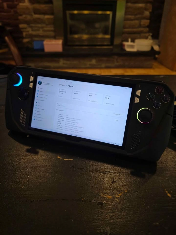 ASUS ROG Ally (Z1 Extreme, 1TB SSD, Dbrand Case) - photo 2
