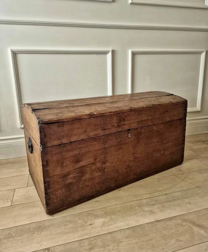 Primitive Antique 1800s Dome-Top Immigrant Trunk