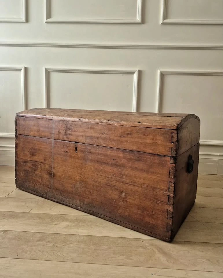 Primitive Antique 1800s Dome-Top Immigrant Trunk - photo 3
