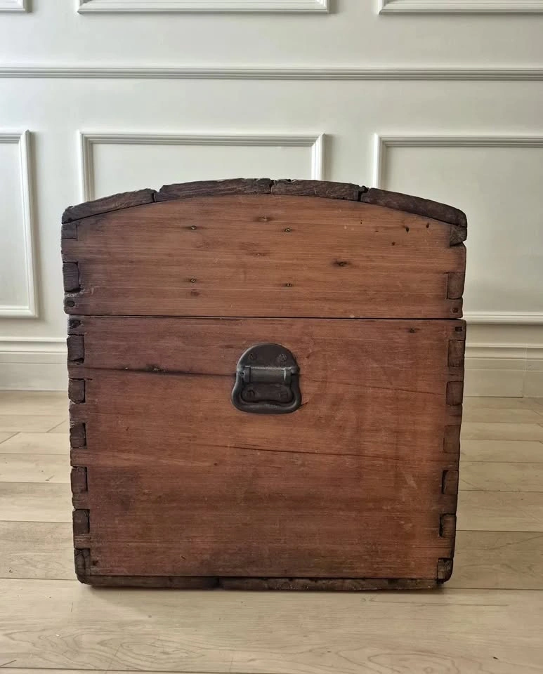 Primitive Antique 1800s Dome-Top Immigrant Trunk - photo 5