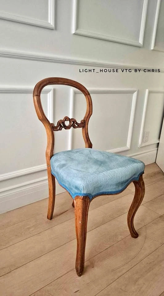 Victorian Balloon-Back Side Chair (c. 1880–1900)