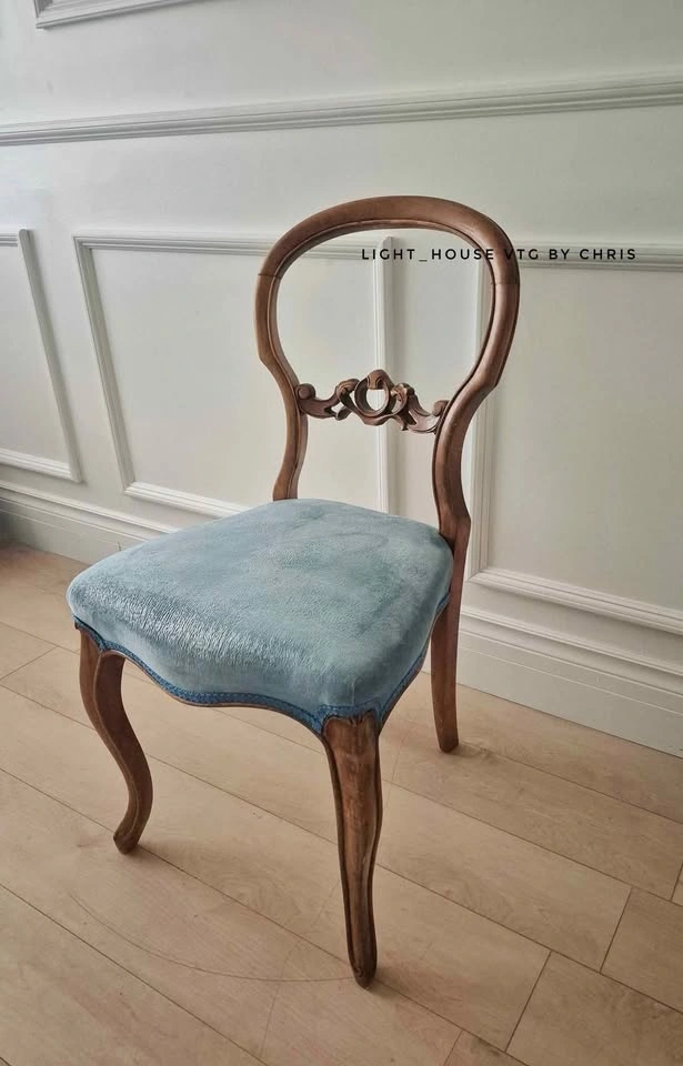 Victorian Balloon-Back Side Chair (c. 1880–1900) - photo 2