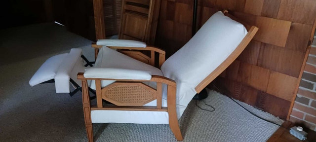 Two Reclining Chairs - photo 3