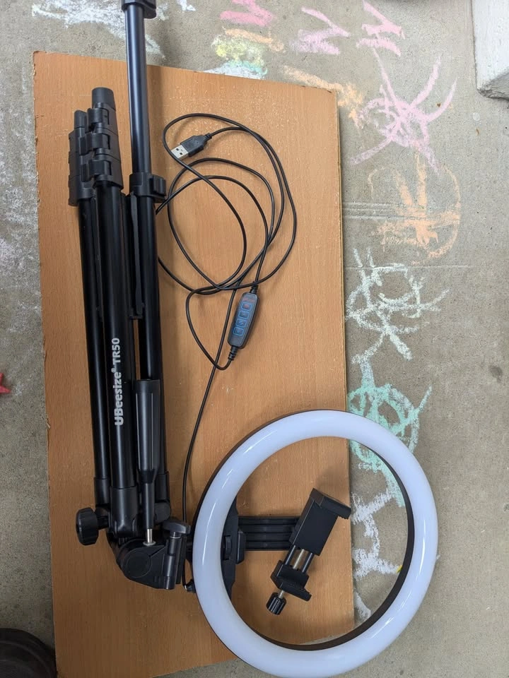 UBeesize TR50 10" Ring Light with Tripod Stand - photo 2