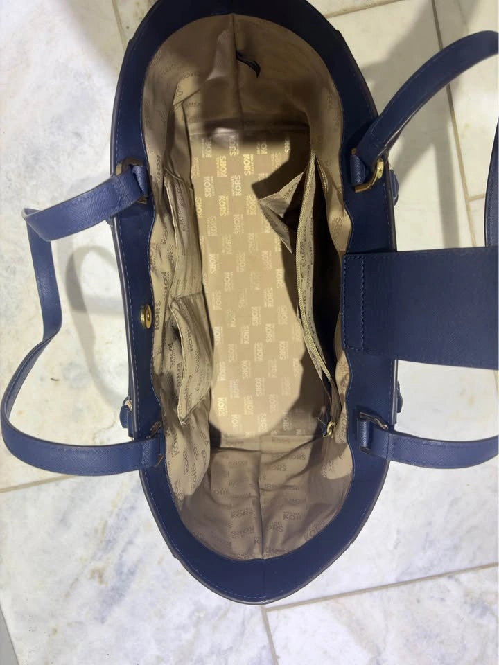 Michael Kors Navy Blue Saffiano Leather Tote Bag - photo 3