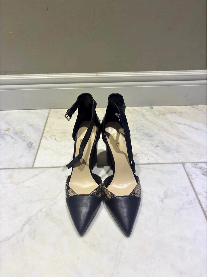 Nine West Pointed Toe Ankle Strap Pumps Black & Snakeskin