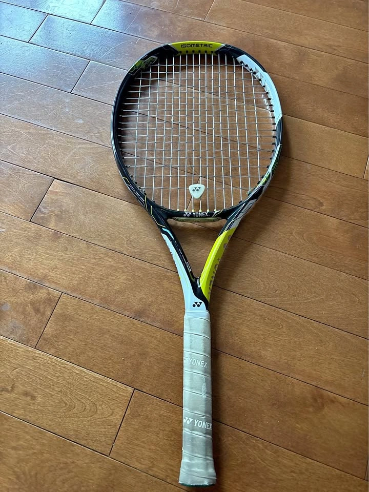 Yonex Isometric Tennis Racket