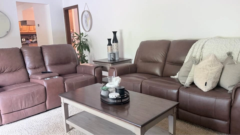 Power Reclining Leather Sofa & Loveseat Set – Tepperman’s - photo 3