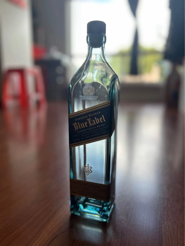 Johnnie Walker Blue Label Empty Bottle and Box - photo 4