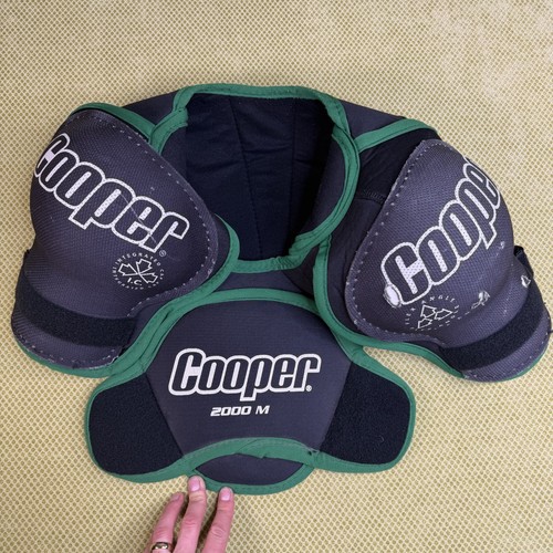 Cooper 2000 M Hockey Shoulder Pads Chest Protector