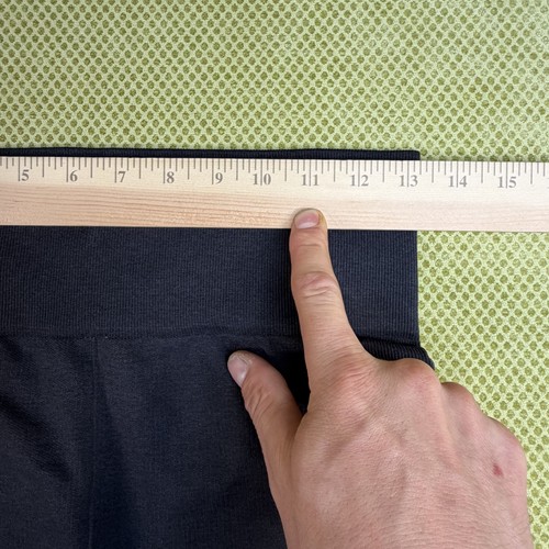 Lululemon Women's Size 6 Black Seamless High Rise Crop Leggings - photo 5