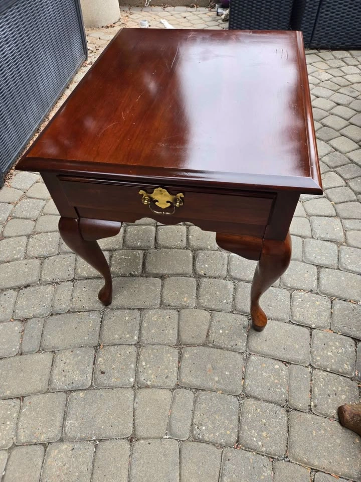 Vintage Queen Anne Style Mahogany Accent / End Table - photo 2