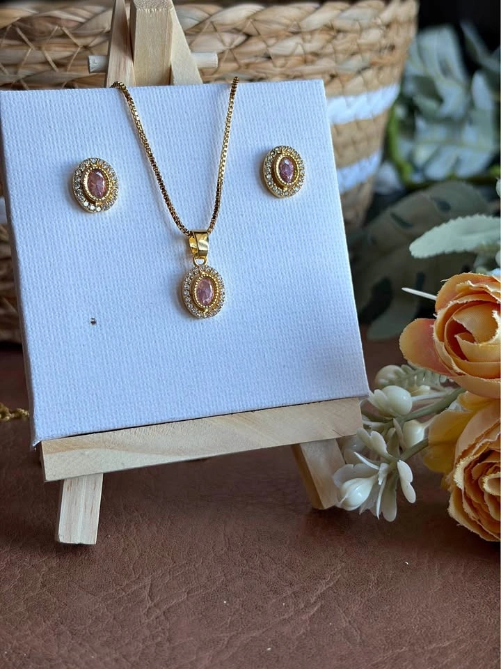 Pendant set
