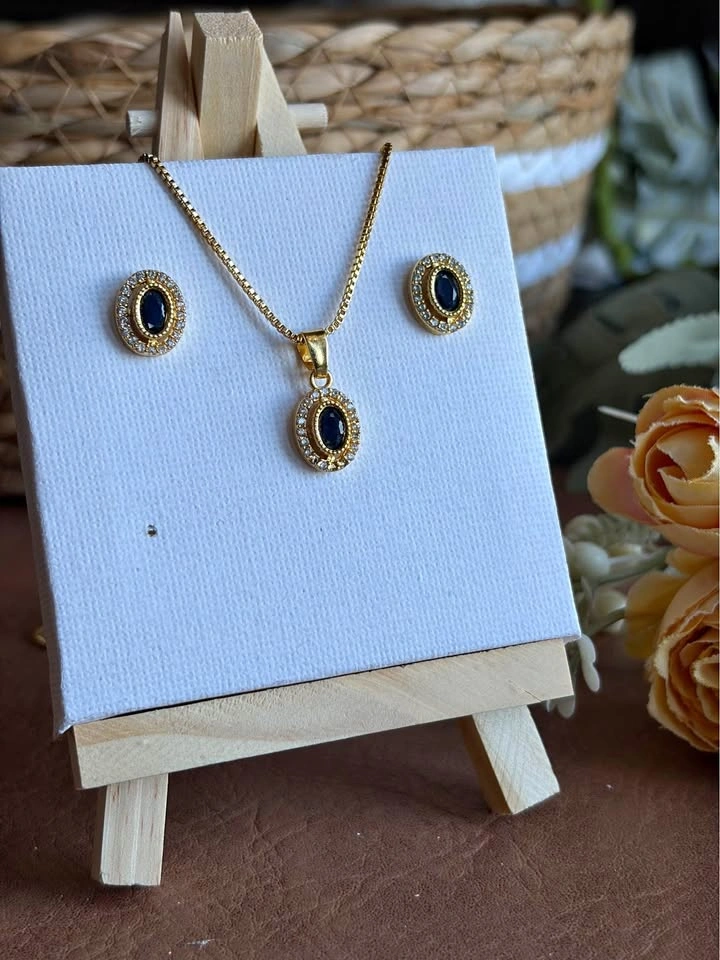 Pendant set