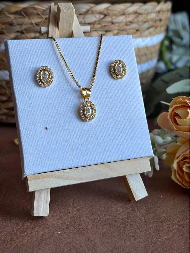 Pendant set