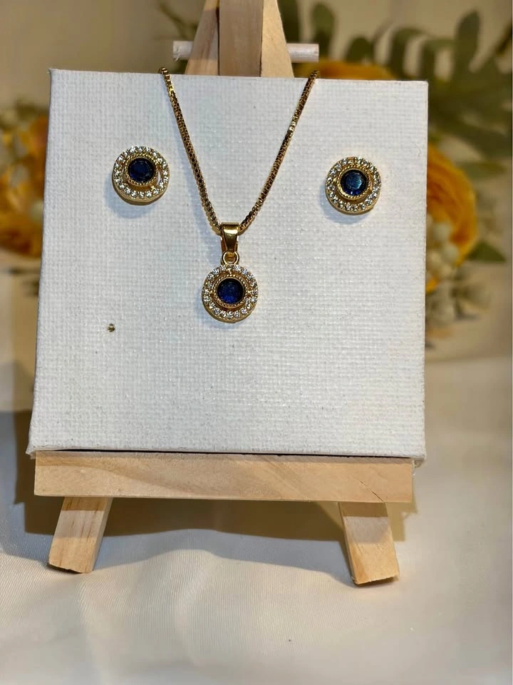 Pendant set