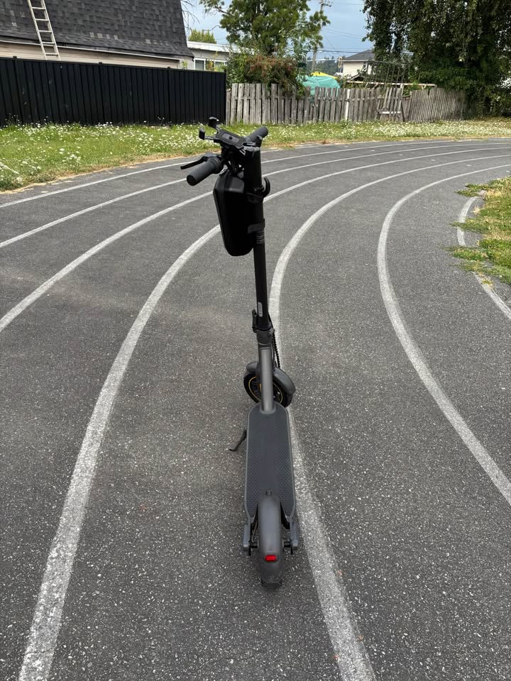 Segway Ninebot G30P – 65km Range, 32km/h – Custom Blacked-Out - photo 4