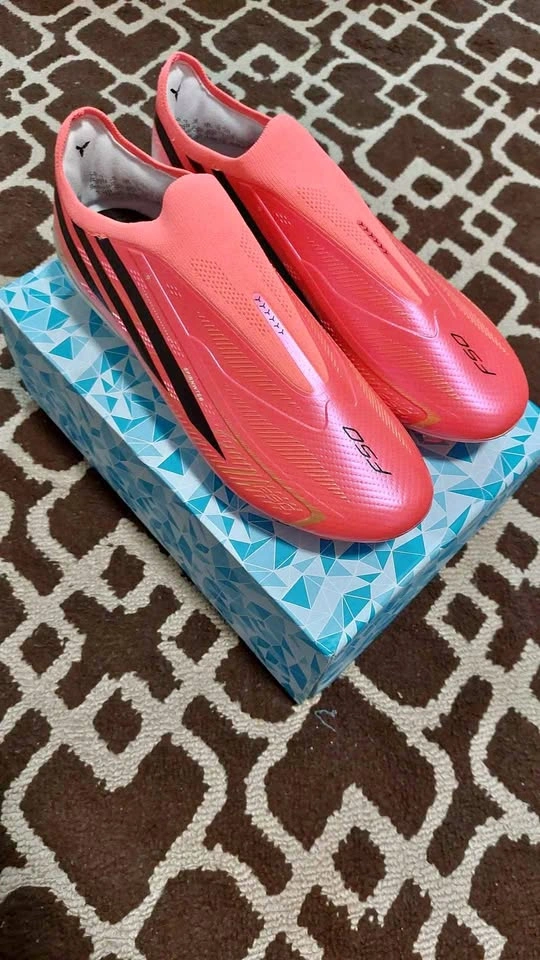 Adidas F50 hyperfast league laceless model