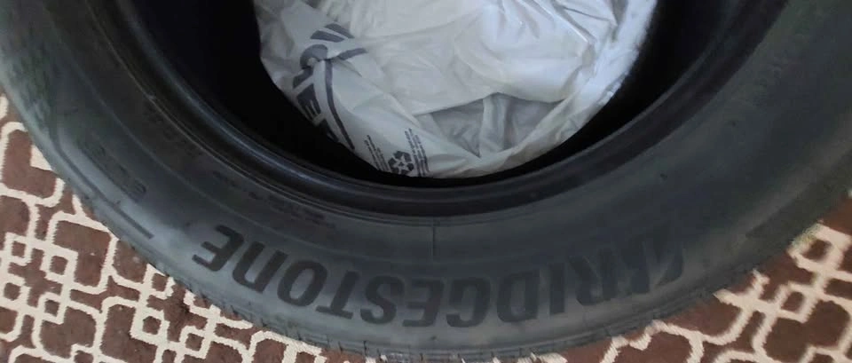 Bridgestone Turanza EL450 235/60R18 Tire - photo 3