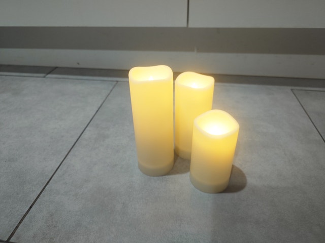 Battery operated flickering candles