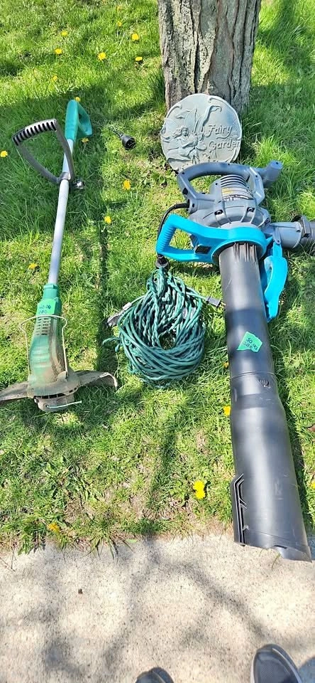 Weed eater and leaf blower/Vacuum with extension cord