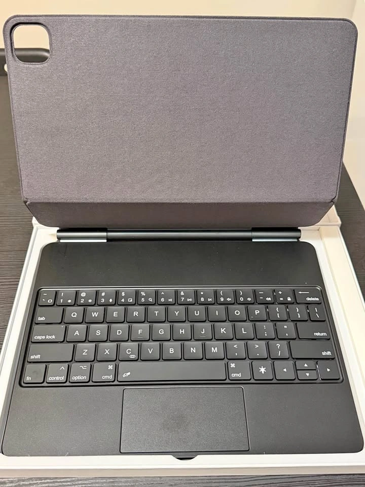 IPAD PRO 12.9 INCH KEYBOARD CASE