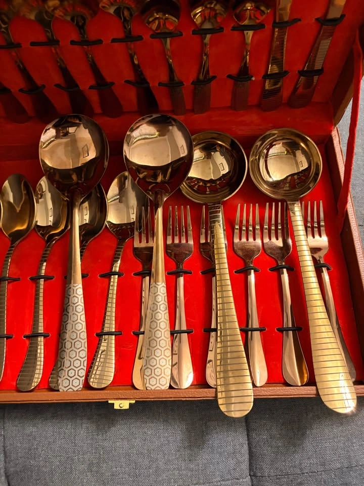 Gold-Toned Flatware Set with Case - photo 2