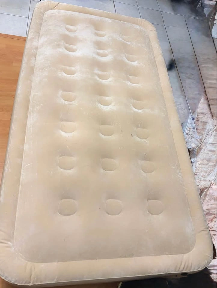 Woods Tritech Double-High Twin Air Mattress with Built-In Pump - photo 4