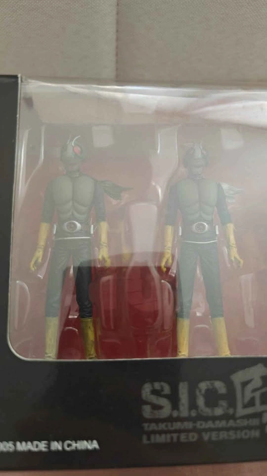 Bandai S.I.C. Takumi-Damashii Shocker Rider 6-Piece Set - photo 2