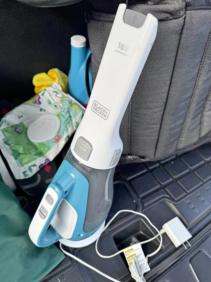 Black+Decker 16V Lithium Handheld Vacuum