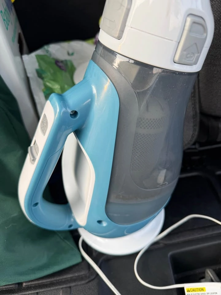 Black+Decker 16V Lithium Handheld Vacuum - photo 3