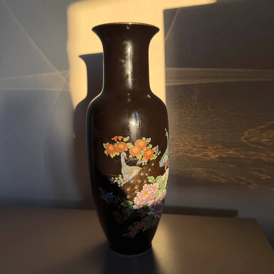 Vintage Japanese Black Porcelain Peacock Vase – Gilt Floral Moti - photo 2