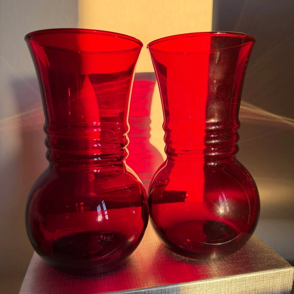 Vintage Ruby Red Glass Bud Vases (Pair) – 6.5" Mid-Century Decor - photo 4