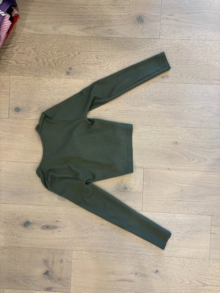Green Long Sleeve - photo 2