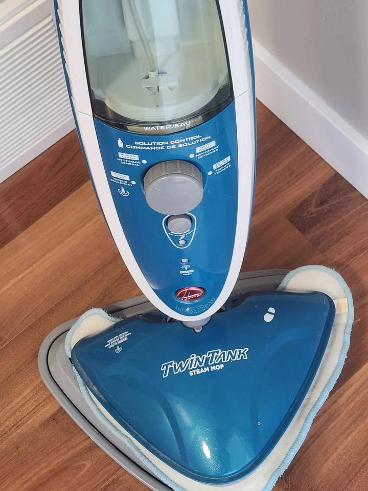 Hoover TwinTank Steam Mop - photo 2