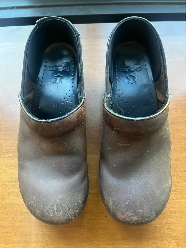 Dansko men’s leather clogs - size 41 image indicator(3)