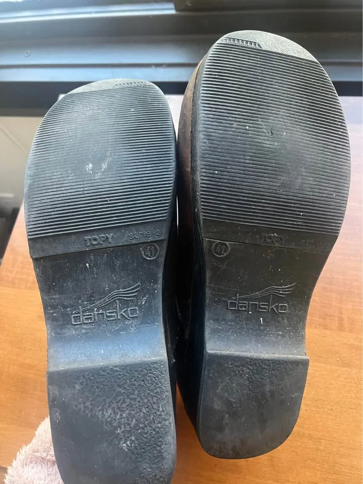 Dansko men’s leather clogs - size 41 image indicator(5)