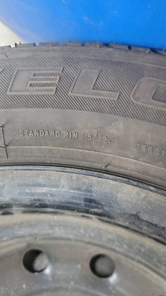 Rovelo RPH-778 Car tire with rims - photo 4