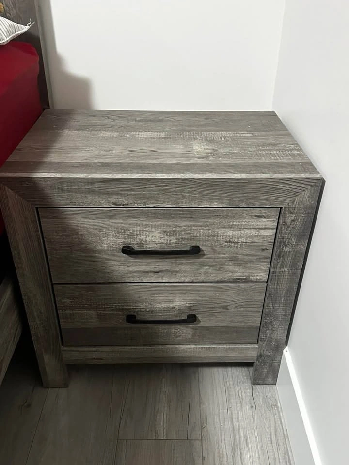 Grey Wood Bedroom Set – Dresser, Mirror & Nightstand - photo 4