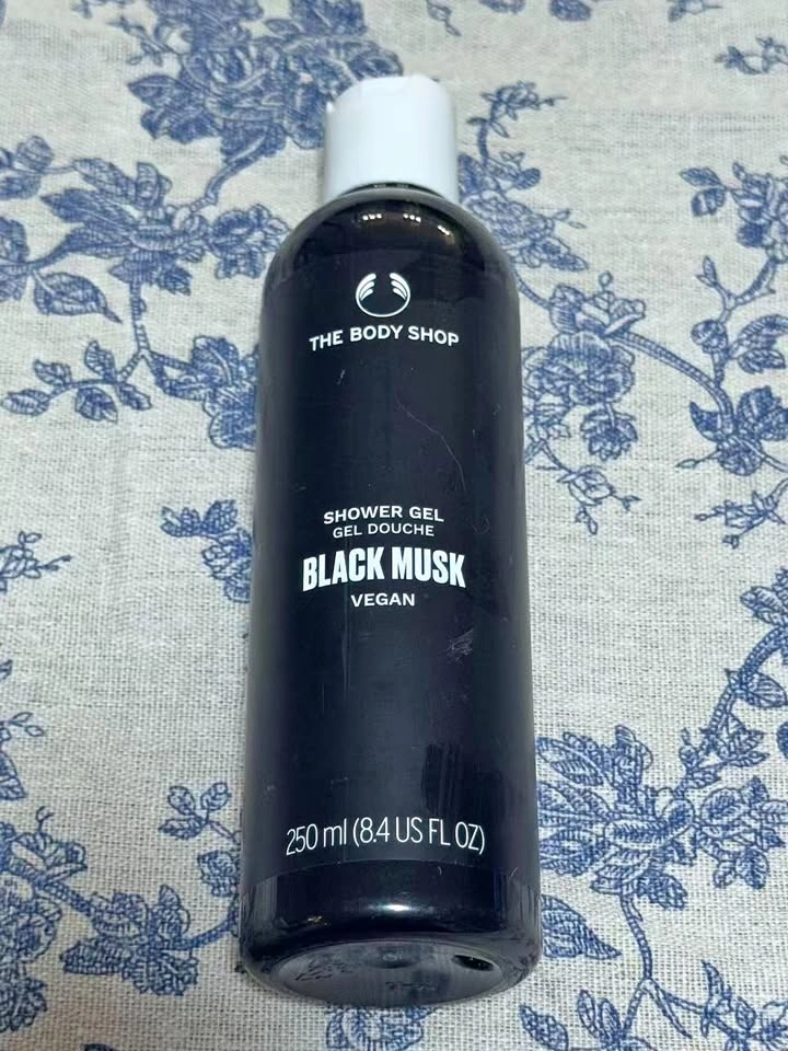 The body shop Black Musk Shower Gel