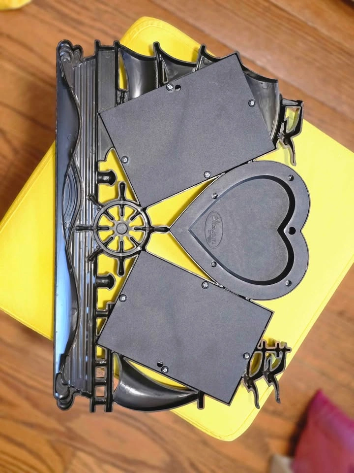 Ship Multi-Photo Frame - photo 2